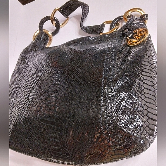 👜Must See! Gorgeous MICHAEL KORS Black Python Embossed Leather Shoulder H… - Picture 5 of 16